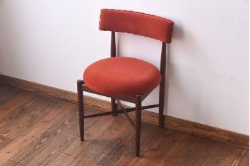 アンティーク家具　G-PLAN(ジープラン)　Fresco(フレスコ)　赤いファブリックが可愛いサーキュラーチェア(ダイニングチェア、椅子)