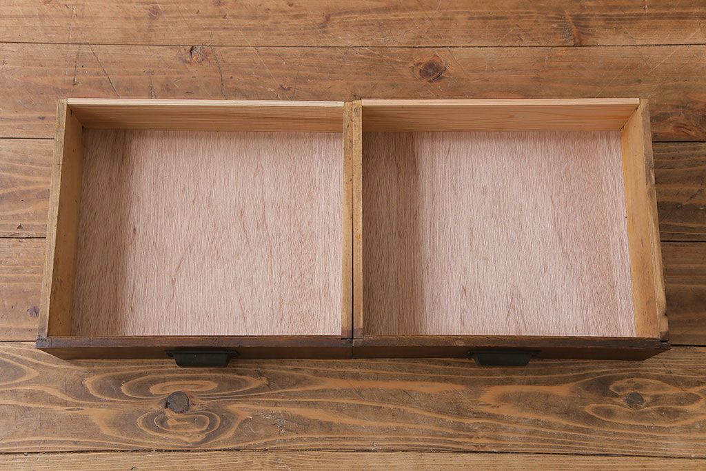 アンティーク家具　昭和初期　栓材製　大正ロマンの雰囲気漂うブックケース(収納棚、食器棚)