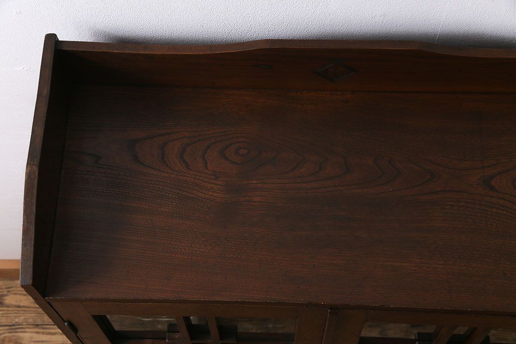 アンティーク家具　昭和初期　栓材製　大正ロマンの雰囲気漂うブックケース(収納棚、食器棚)