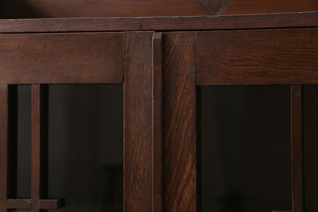 アンティーク家具　昭和初期　栓材製　大正ロマンの雰囲気漂うブックケース(収納棚、食器棚)