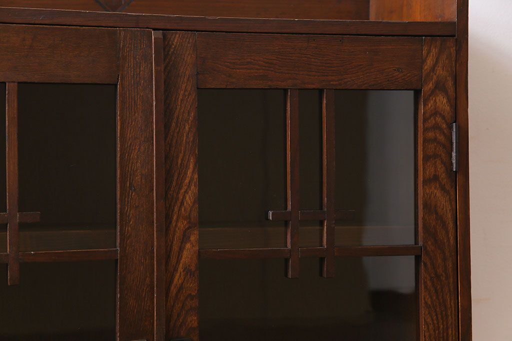 アンティーク家具　昭和初期　栓材製　大正ロマンの雰囲気漂うブックケース(収納棚、食器棚)