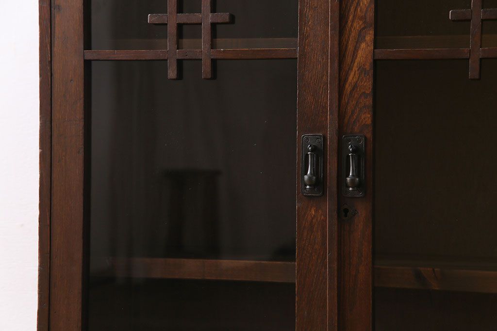 アンティーク家具　昭和初期　栓材製　大正ロマンの雰囲気漂うブックケース(収納棚、食器棚)