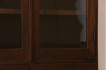 アンティーク家具　昭和初期　栓材製　大正ロマンの雰囲気漂うブックケース(収納棚、食器棚)