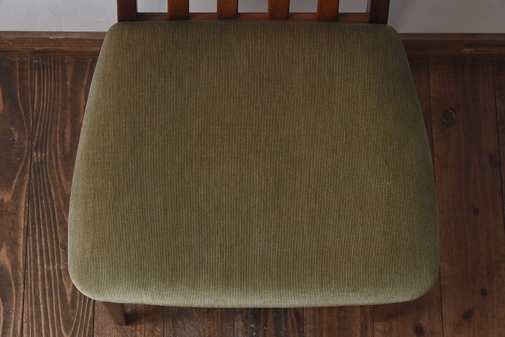 北欧家具　G-PLAN(ジープラン)　緩やかな曲線が魅力のダイニングチェア(椅子)(3)