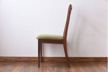 北欧家具　G-PLAN(ジープラン)　緩やかな曲線が魅力のダイニングチェア(椅子)