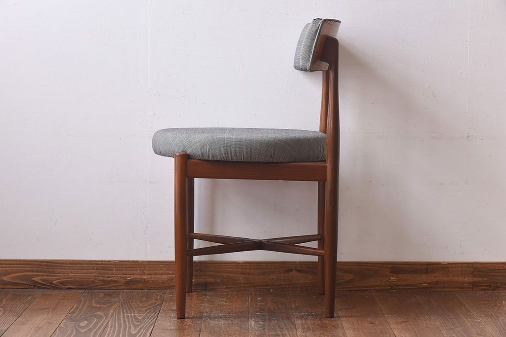 アンティーク家具　G-PLAN(ジープラン)　Fresco(フレスコ)　グレーのチェック柄のサーキュラーチェア(ダイニングチェア、椅子)