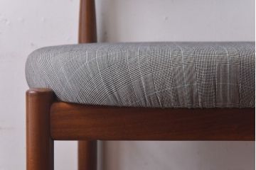 アンティーク家具　G-PLAN(ジープラン)　Fresco(フレスコ)　グレーのチェック柄のサーキュラーチェア(ダイニングチェア、椅子)