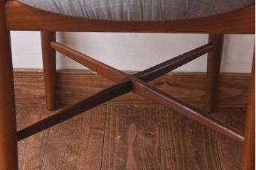 アンティーク家具　G-PLAN(ジープラン)　Fresco(フレスコ)　グレーのチェック柄のサーキュラーチェア(ダイニングチェア、椅子)