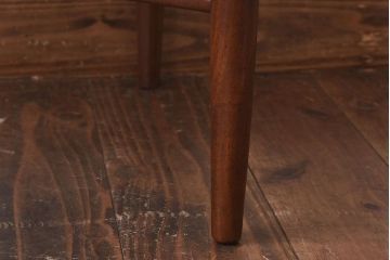 ヴィンテージ家具　北欧ビンテージ　G-PLAN(ジープラン)　Fresco(フレスコ)　ダークカラーのピンストライプがおしゃれなダイニングチェア(サーキュラーチェア、椅子)(2)