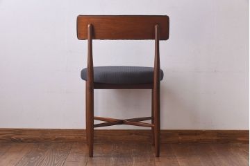 ヴィンテージ家具　北欧ビンテージ　G-PLAN(ジープラン)　Fresco(フレスコ)　ダークカラーのピンストライプがおしゃれなダイニングチェア(サーキュラーチェア、椅子)(2)