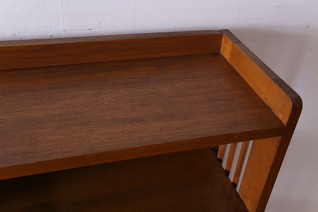 レトロ家具　昭和レトロ　素朴でシンプルなデザインが魅力の本棚(ウッドシェルフ、飾り棚)