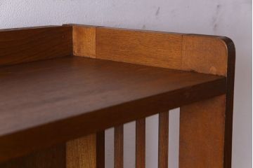 レトロ家具　昭和レトロ　素朴でシンプルなデザインが魅力の本棚(ウッドシェルフ、飾り棚)