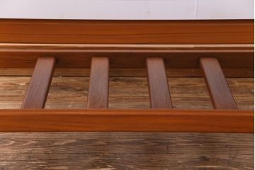 ビンテージ家具　北欧ヴィンテージ　チーク材の温もりとタイルトップが魅力のセンターテーブル(リビングテーブル)