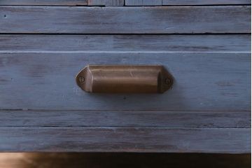 アンティーク雑貨　和製アンティーク　当店ペイント　シャビーな風合いと落ち着いた色味が魅力のレコードケース(サイドチェスト)