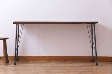 アンティーク家具　明治大正期　栃の木材　一枚板を使ったシンプルな鉄脚テーブル(コンソールテーブル、飾り台)