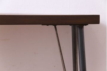 アンティーク家具　明治大正期　栃の木材　一枚板を使ったシンプルな鉄脚テーブル(コンソールテーブル、飾り台)