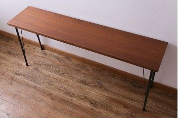 レトロ家具　昭和レトロ　ラワン材一枚板　古い木の質感が味わい深い鉄脚テーブル(コンソールテーブル、作業台)