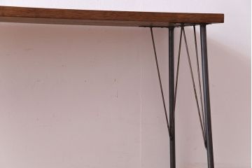 レトロ家具　昭和レトロ　ラワン材一枚板　古い木の質感が味わい深い鉄脚テーブル(コンソールテーブル、作業台)