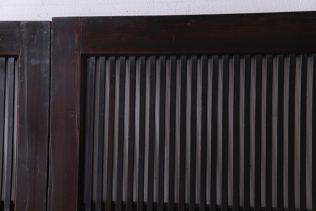 和製アンティーク　艶のある質感と燻された風合いが魅力の格子戸(引き戸、建具)4枚セット