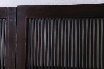 和製アンティーク　艶のある質感と燻された風合いが魅力の格子戸(引き戸、建具)4枚セット