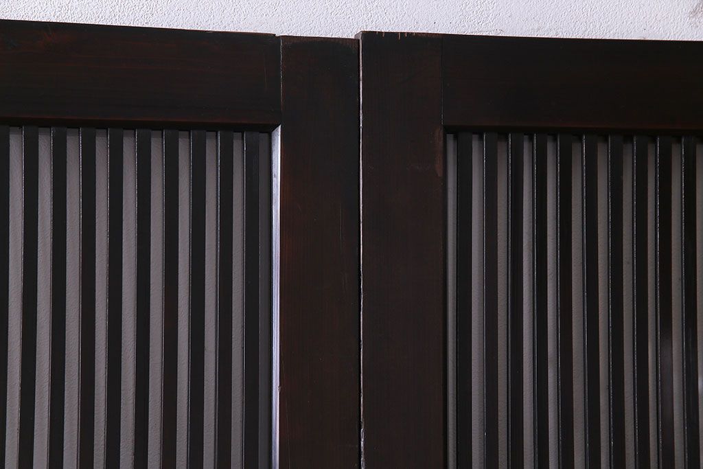 和製アンティーク　艶のある質感と燻された風合いが魅力の格子戸(引き戸、建具)4枚セット