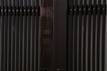 和製アンティーク　艶のある質感と燻された風合いが魅力の格子戸(引き戸、建具)4枚セット