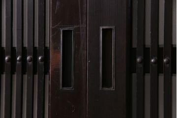 和製アンティーク　艶のある質感と燻された風合いが魅力の格子戸(引き戸、建具)4枚セット