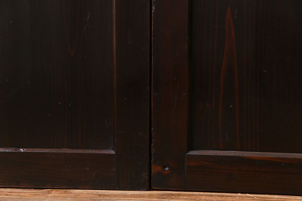 和製アンティーク　艶のある質感と燻された風合いが魅力の格子戸(引き戸、建具)4枚セット