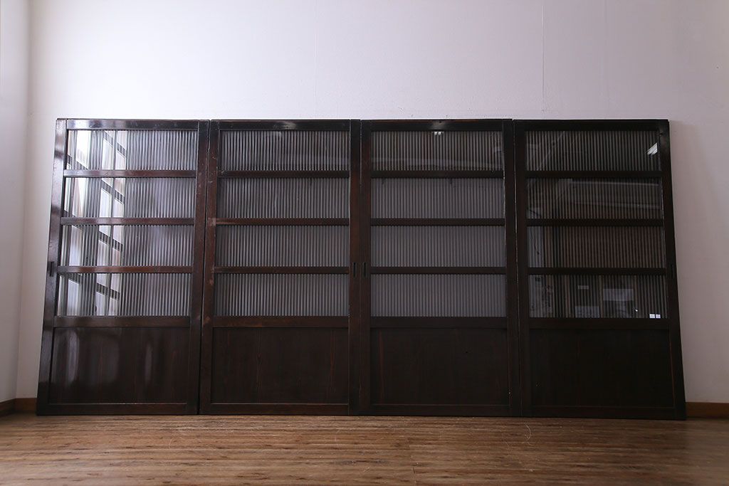 和製アンティーク　艶のある質感と燻された風合いが魅力の格子戸(引き戸、建具)4枚セット