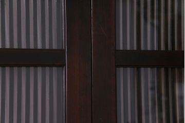 和製アンティーク　艶のある質感と燻された風合いが魅力の格子戸(引き戸、建具)4枚セット