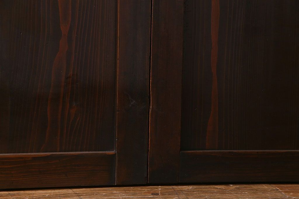 和製アンティーク　艶のある質感と燻された風合いが魅力の格子戸(引き戸、建具)4枚セット