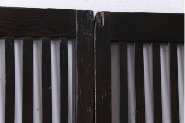 和製アンティーク　古い趣と燻された風合いが味わい深い格子戸(引き戸、建具)4枚セット