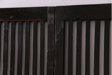 和製アンティーク　古い趣と燻された風合いが味わい深い格子戸(引き戸、建具)4枚セット