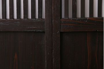 和製アンティーク　古い趣と燻された風合いが味わい深い格子戸(引き戸、建具)4枚セット