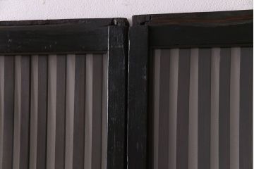和製アンティーク　古い趣と燻された風合いが味わい深い格子戸(引き戸、建具)4枚セット