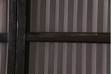和製アンティーク　古い趣と燻された風合いが味わい深い格子戸(引き戸、建具)4枚セット
