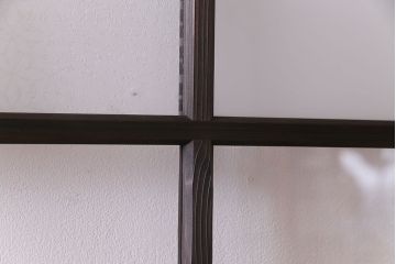 昭和初期　オリジナル花ガラス　古い質感の木材が味わい深い幅広のガラス戸(格子戸、引き戸、建具)2枚組