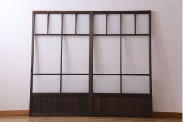 昭和初期　オリジナル花ガラス　古い質感の木材が味わい深い幅広のガラス戸(格子戸、引き戸、建具)2枚組