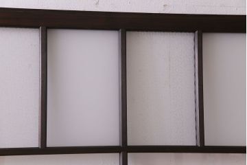 昭和初期　オリジナル花ガラス　古い質感の木材が味わい深い幅広のガラス戸(格子戸、引き戸、建具)2枚組