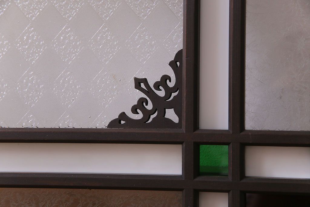 アンティーク雑貨 大正ロマン 4種のガラスが組み込まれたクラシカルな明り取り(明かり取り、欄間)