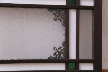 アンティーク雑貨 大正ロマン 4種のガラスが組み込まれたクラシカルな明り取り(明かり取り、欄間)