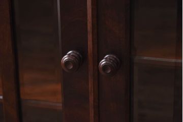 中古　北海道民芸家具　特注品　シックな佇まいのサイドボード(収納棚、戸棚)