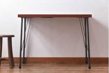 リメイク　ケヤキ材　個性の光る空間づくりにおすすめの鉄脚付き作業台(サイドテーブル、作業台、カフェテーブル)