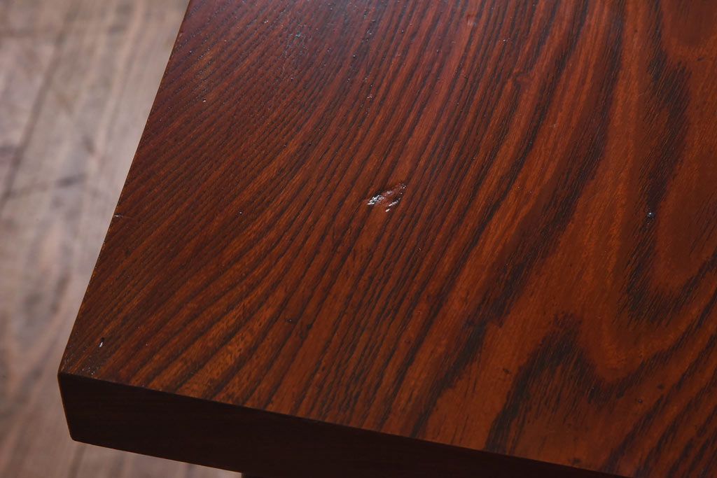 リメイク　ケヤキ材　個性の光る空間づくりにおすすめの鉄脚付き作業台(サイドテーブル、作業台、カフェテーブル)