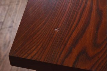 リメイク　ケヤキ材　個性の光る空間づくりにおすすめの鉄脚付き作業台(サイドテーブル、作業台、カフェテーブル)