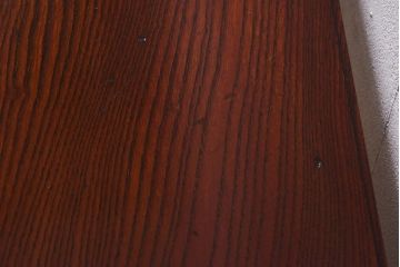 リメイク　ケヤキ材　個性の光る空間づくりにおすすめの鉄脚付き作業台(サイドテーブル、作業台、カフェテーブル)