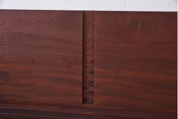 リメイク　ケヤキ材　メンズライクな雰囲気の鉄脚付き作業台(陳列、飾り台、鉄脚テーブル)