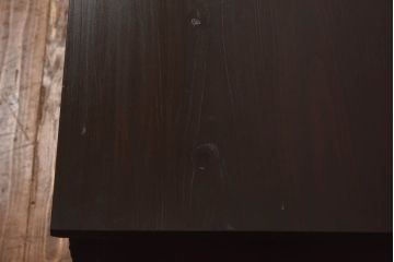 アンティーク家具　和製アンティーク　結霜ガラス　艶やかな漆塗りが上品な時代箪笥ローボード(リビングボード)