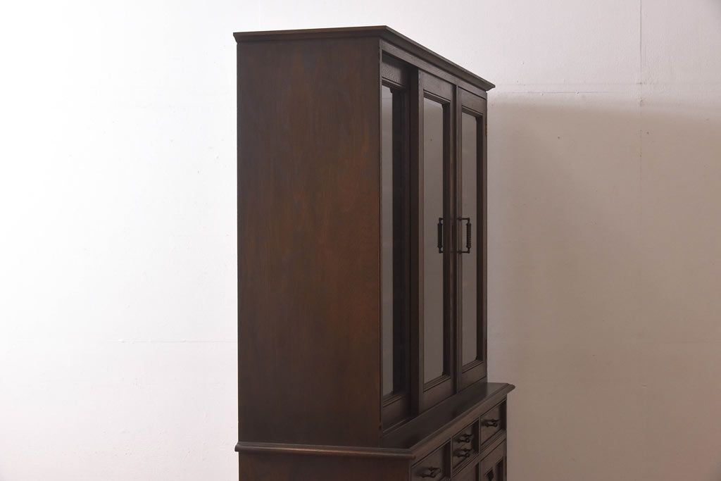 中古　永田良介商店　高級感のある引き戸付き食器棚(カップボード、収納棚、キャビネット)(定価約120万円)