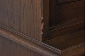 中古　永田良介商店　高級感のある引き戸付き食器棚(カップボード、収納棚、キャビネット)(定価約120万円)